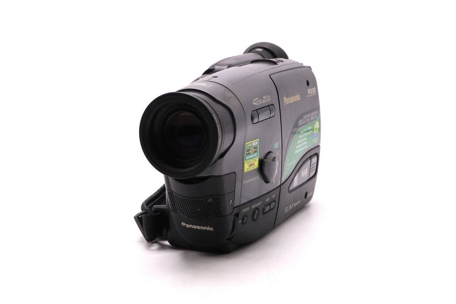 Видеокамера Panasonic NV-RX22EN в упаковке