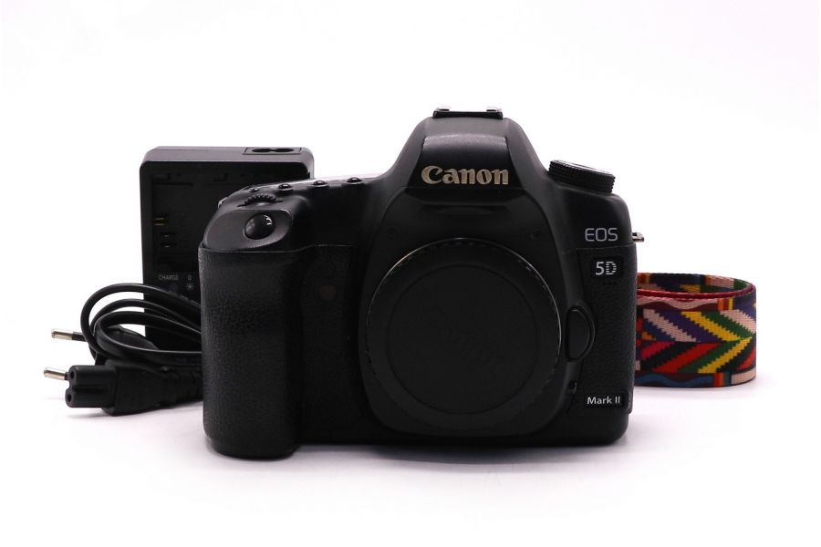 Canon EOS 5D Mark II body (пробег 99730 кадров)