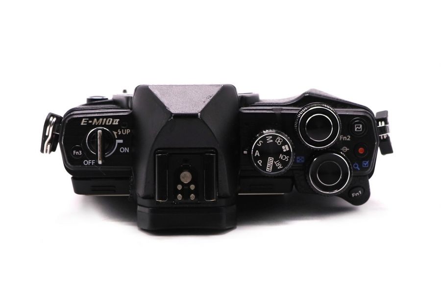Olympus OM-D E-M10 Mark II body black (пробег 28365 кадров)