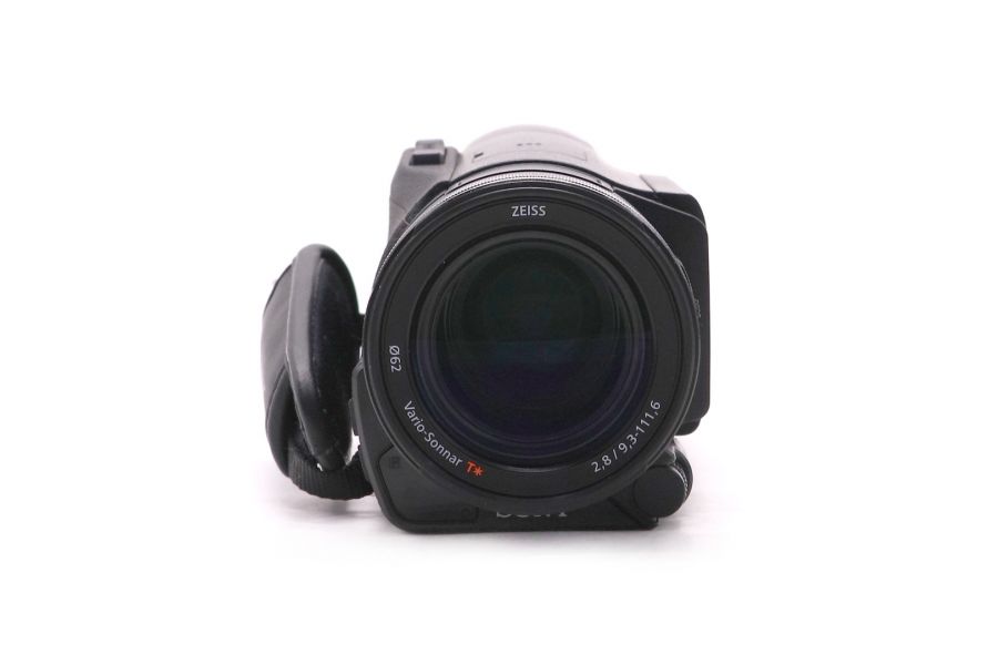 Видеокамера Sony FDR-AX100E Handycam в упаковке