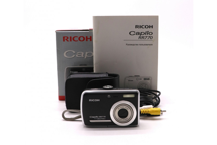 Цифровая камера Ricoh Caplio RR770 в упаковке