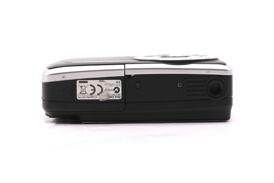 Цифровая камера Ricoh Caplio RR770 в упаковке