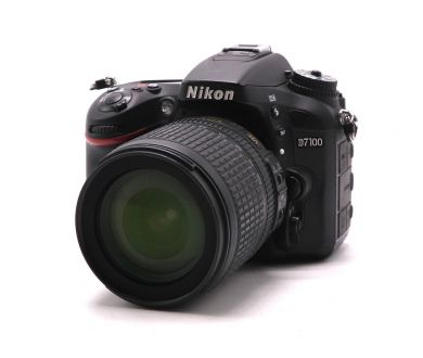 Nikon D7100 kit 18-105mm (пробег 8680 кадров)