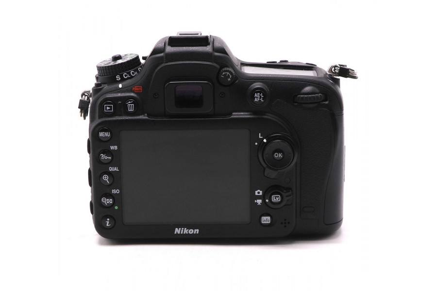 Nikon D7100 kit 18-105mm (пробег 8680 кадров)