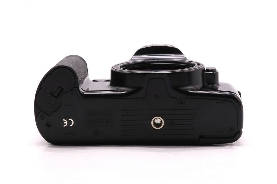 Зеркальный фотоаппарат Canon EOS 500 body