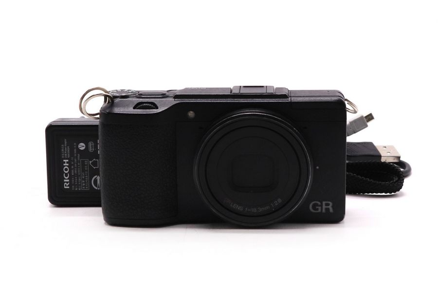 Цифровая камера Ricoh GR II (пробег 10500 кадров)
