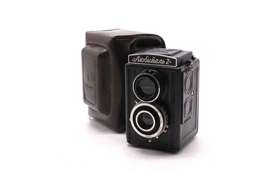 Советский среднеформатный фотоаппарат Любитель-2