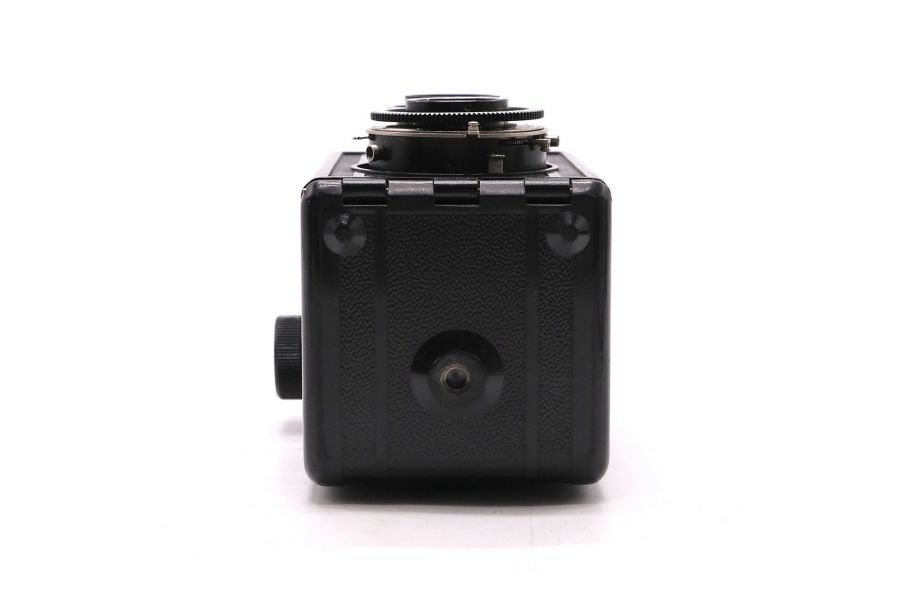 Советский среднеформатный фотоаппарат Любитель-2