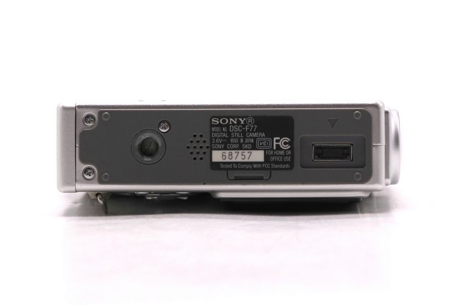 Фотокамера Sony Cyber-shot DSC-F77 в упаковке