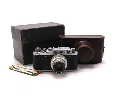 Зоркий 1-го выпуска ригельный в упаковке (1952)