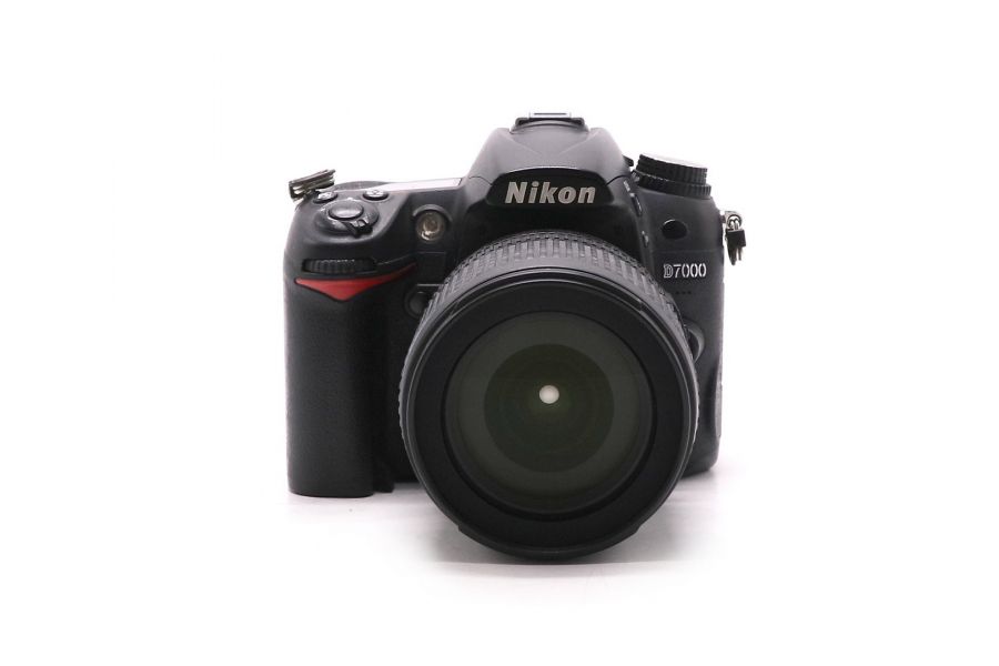 Nikon D7000 + Nikon 18-105mm f/3.5-5.6G AF-S ED DX VR Nikkor (пробег 66450 кадров)