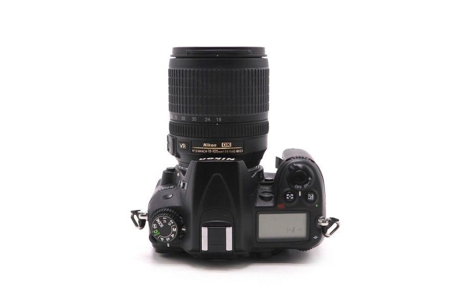 Nikon D7000 + Nikon 18-105mm f/3.5-5.6G AF-S ED DX VR Nikkor (пробег 66450 кадров)