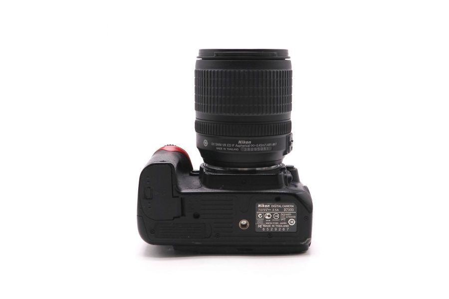 Nikon D7000 + Nikon 18-105mm f/3.5-5.6G AF-S ED DX VR Nikkor (пробег 66450 кадров)