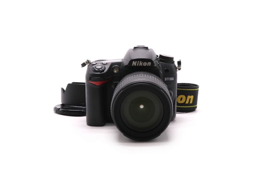 Nikon D7000 + Nikon 18-105mm f/3.5-5.6G AF-S ED DX VR Nikkor (пробег 66450 кадров)