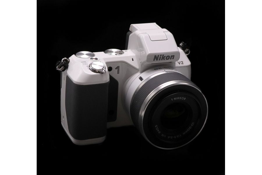 Камера Nikon 1 V2 kit (пробег 8440 кадров)