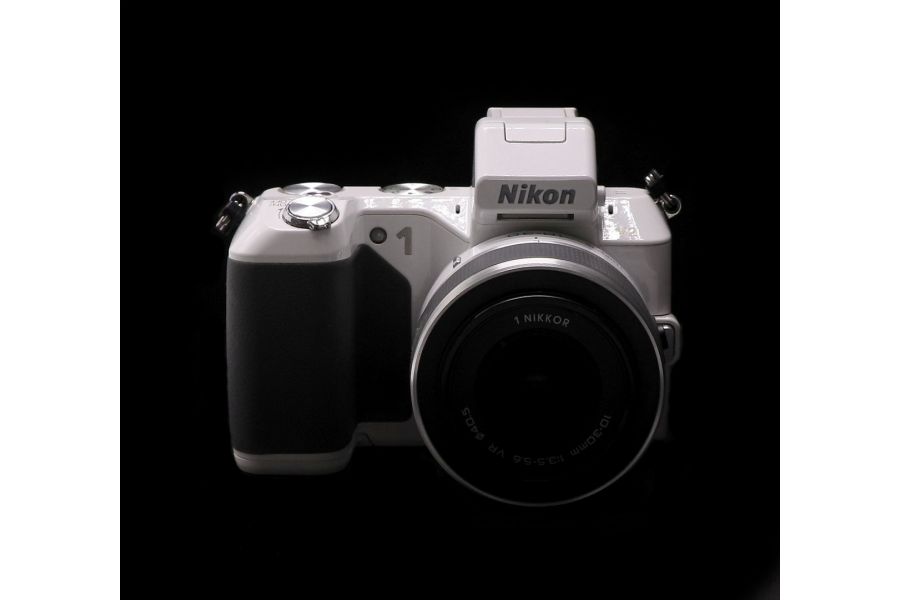 Камера Nikon 1 V2 kit (пробег 8440 кадров)