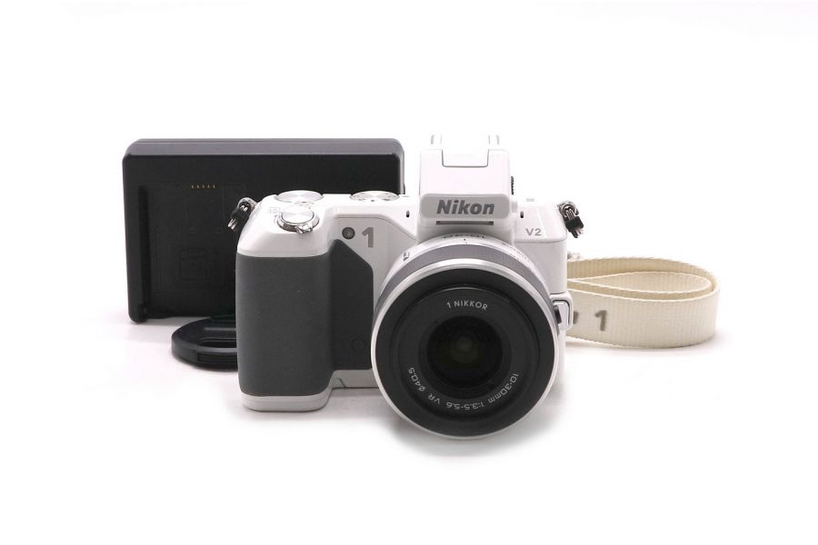 Камера Nikon 1 V2 kit (пробег 8440 кадров)
