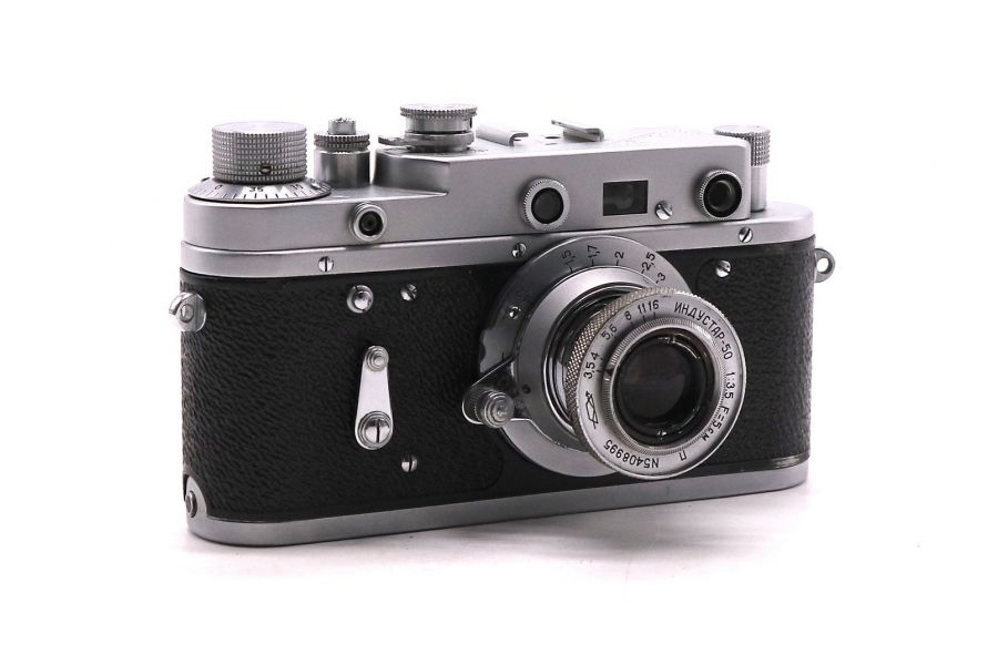 Советский фотоаппарат Зоркий 2С в упаковке