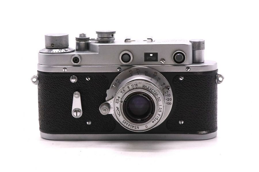 Советский фотоаппарат Зоркий 2С в упаковке