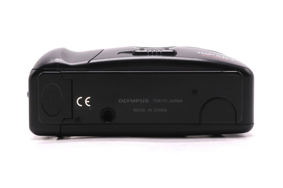 Компактный фотоаппарат Olympus Trip XB3 в упаковке