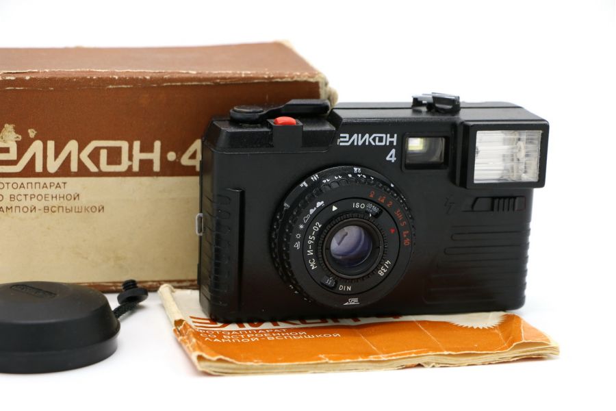 Малоформатный фотоаппарат Эликон 4 в упаковке