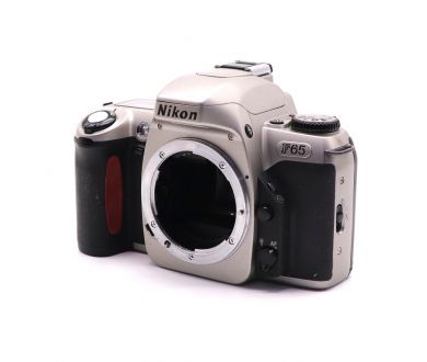 Плёночная зеркальная камера Nikon F65 body