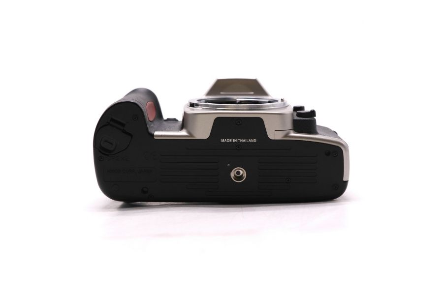 Плёночная зеркальная камера Nikon F65 body