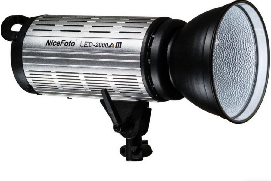 Студийный видеосвет Nicefoto LED 2000A II в упаковке