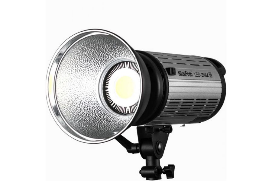 Студийный видеосвет Nicefoto LED 2000A II в упаковке