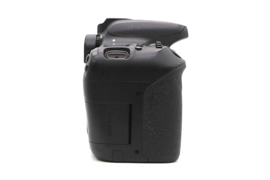 Canon EOS 77D body в упаковке (пробег 140 кадров)