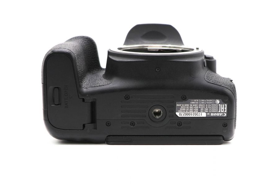 Canon EOS 77D body в упаковке (пробег 140 кадров)