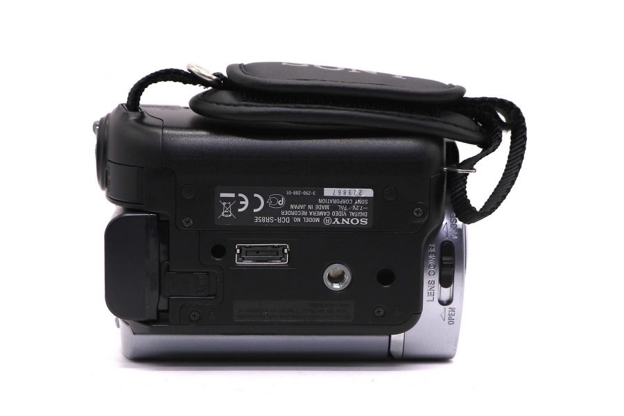 Цифровая компактная видеокамера Sony DCR-SR85