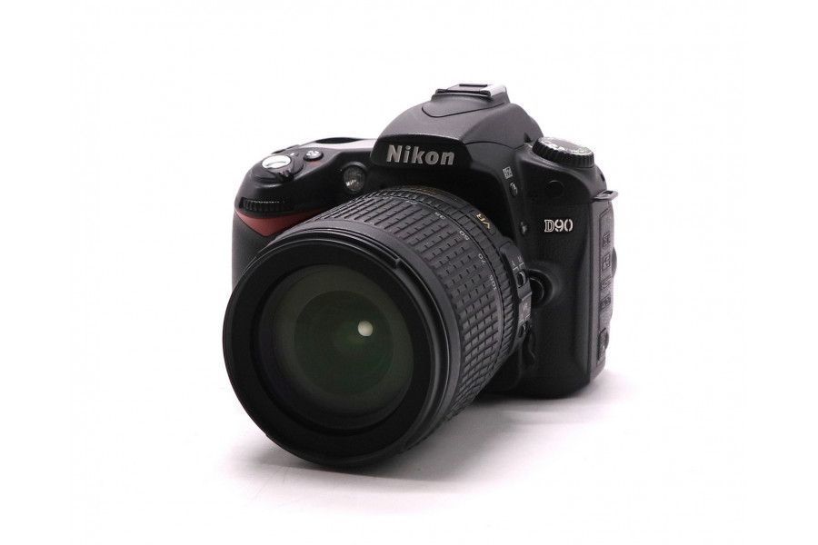 Nikon D90 kit в упаковке (пробег 9925 кадров)