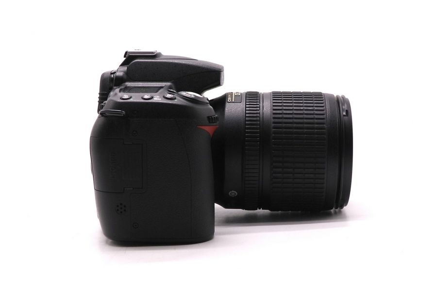 Nikon D90 kit в упаковке (пробег 9925 кадров)