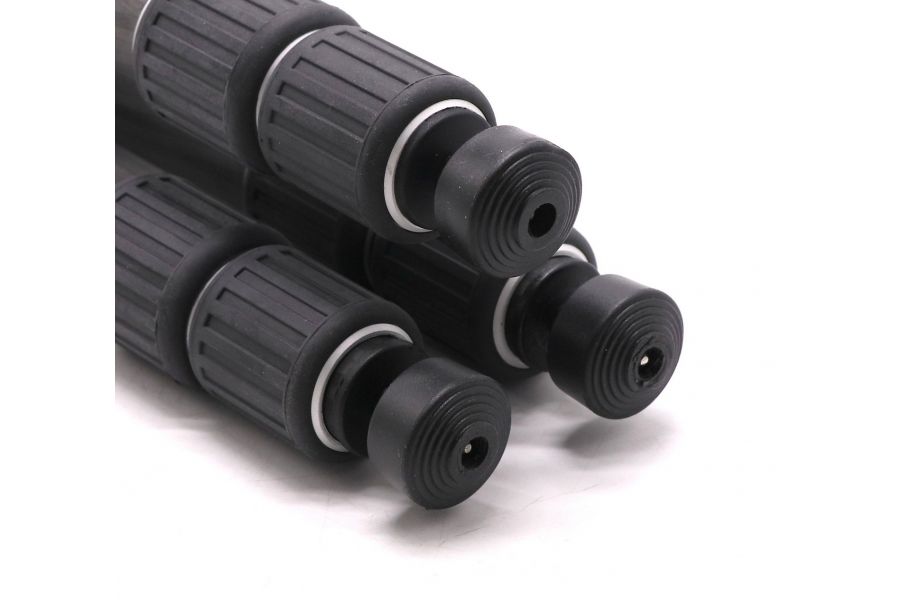 Штатив Calumet 8145 Сarbon Tripod в упаковке