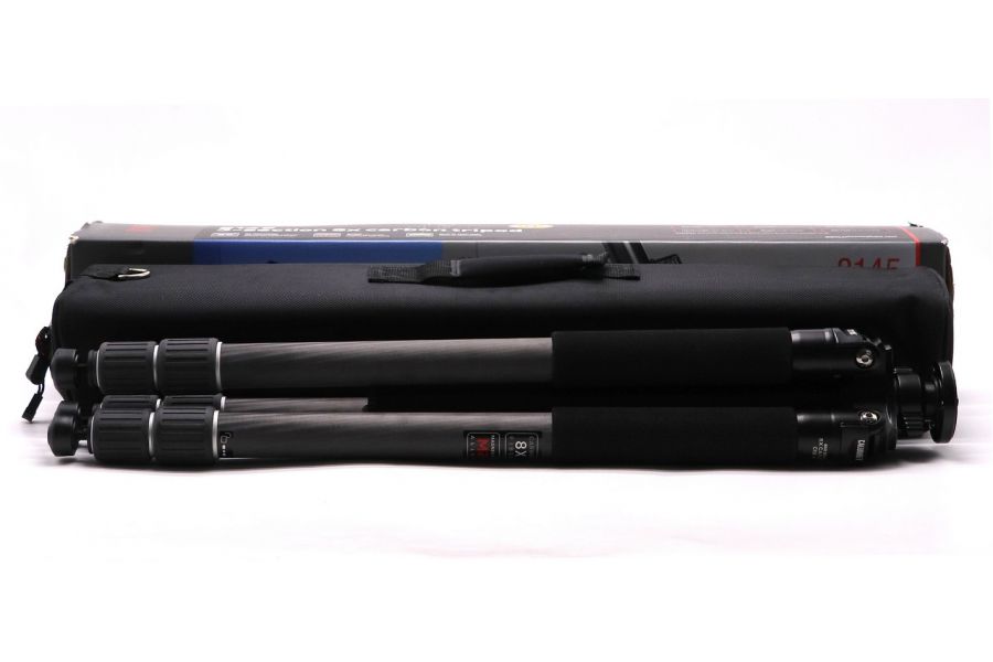 Штатив Calumet 8145 Сarbon Tripod в упаковке