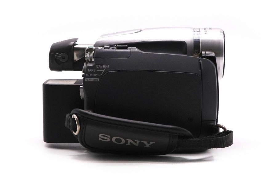 Компактная цифровая видеокамера Sony DCR-HC96E