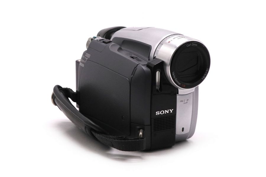 Компактная цифровая видеокамера Sony DCR-HC96E