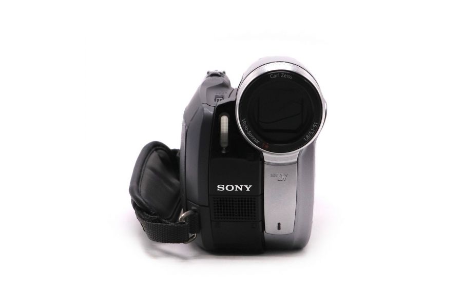 Компактная цифровая видеокамера Sony DCR-HC96E