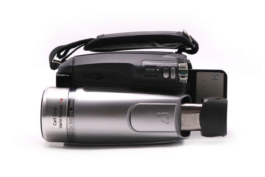 Компактная цифровая видеокамера Sony DCR-HC96E