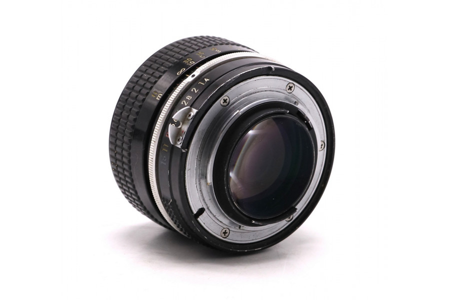 Объектив мануальный Nikon 50mm f/1.4 Nikkor Pre-AI
