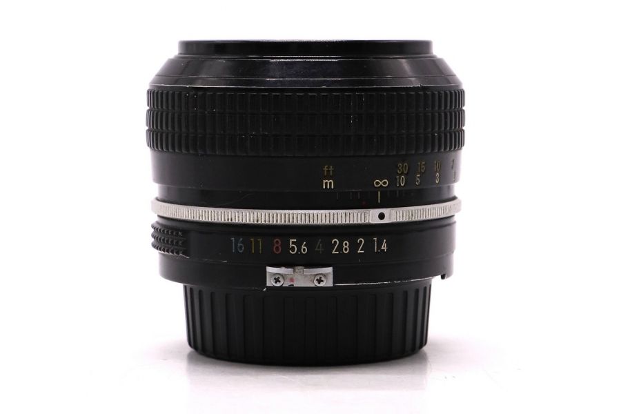 Объектив мануальный Nikon 50mm f/1.4 Nikkor Pre-AI