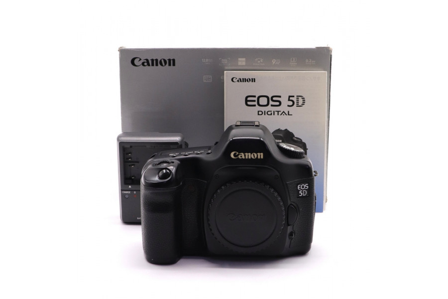 Цифровой фотоаппарат Canon EOS 5D body в упаковке