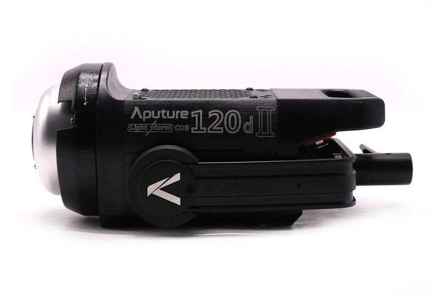 Осветитель Aputure Light Storm COB 120d II