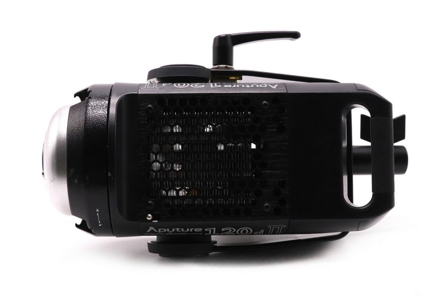 Осветитель Aputure Light Storm COB 120d II