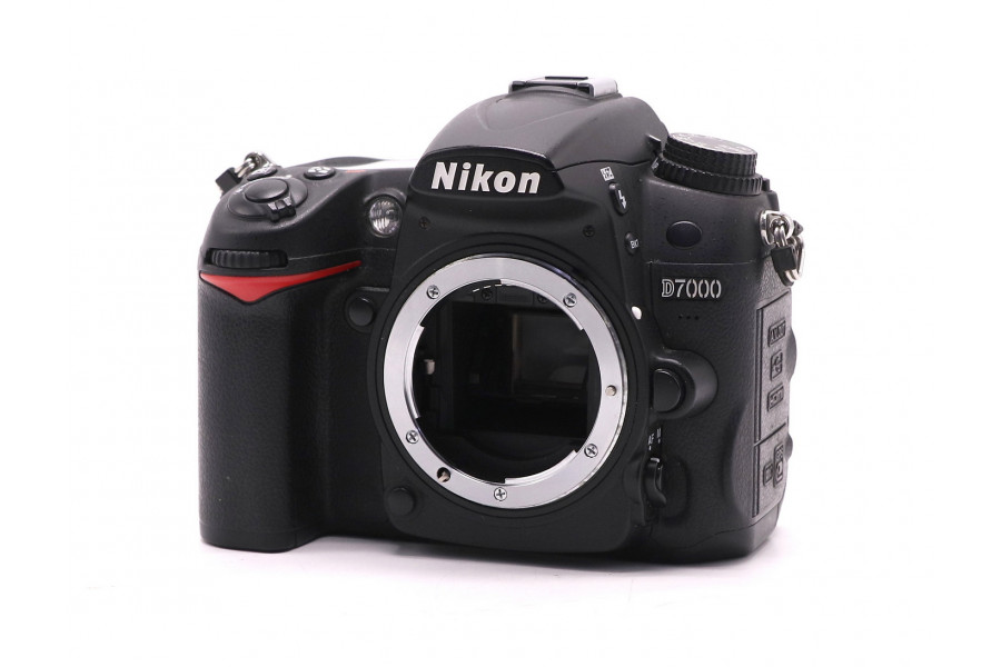 Фотокамера Nikon D7000 body (пробег 16835 кадров)