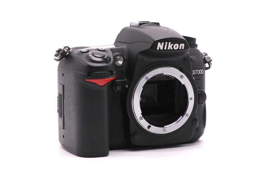 Фотокамера Nikon D7000 body (пробег 16835 кадров)