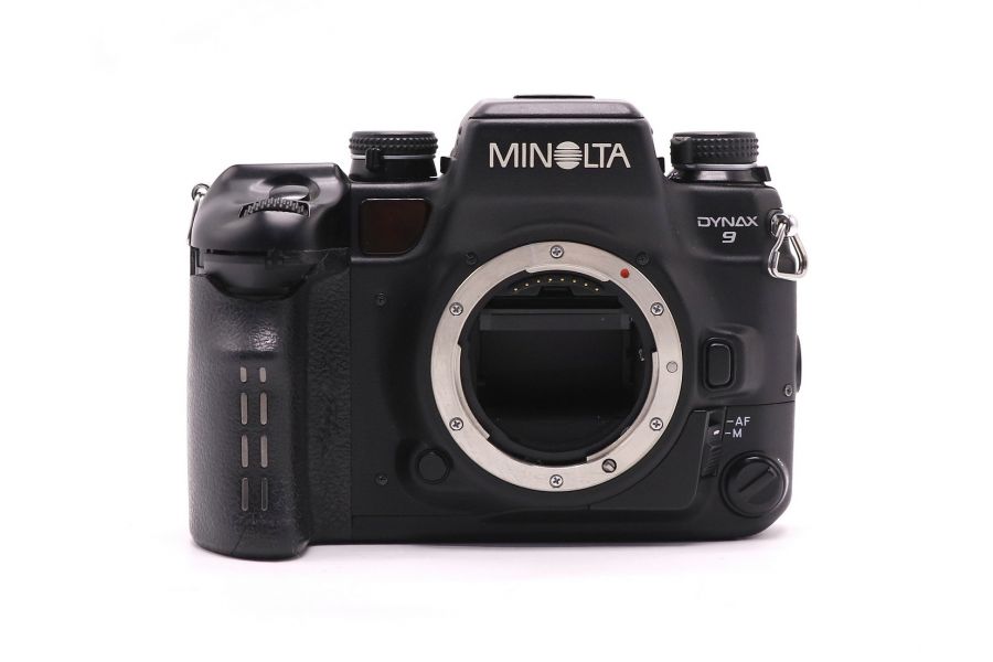 Зеркальный фотоаппарат Minolta Dynax 9 body