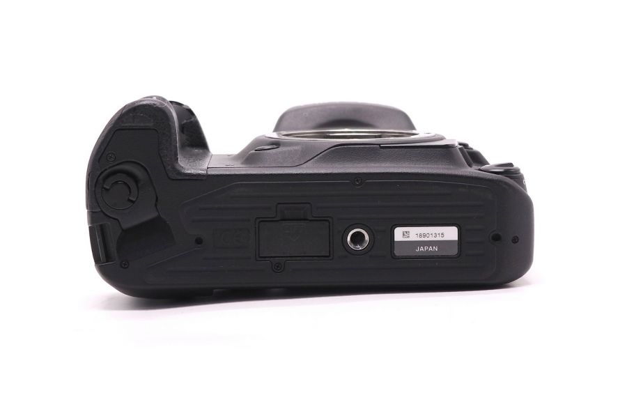 Зеркальный фотоаппарат Minolta Dynax 9 body