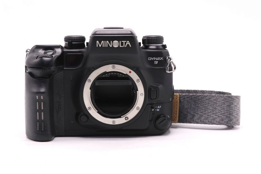 Зеркальный фотоаппарат Minolta Dynax 9 body